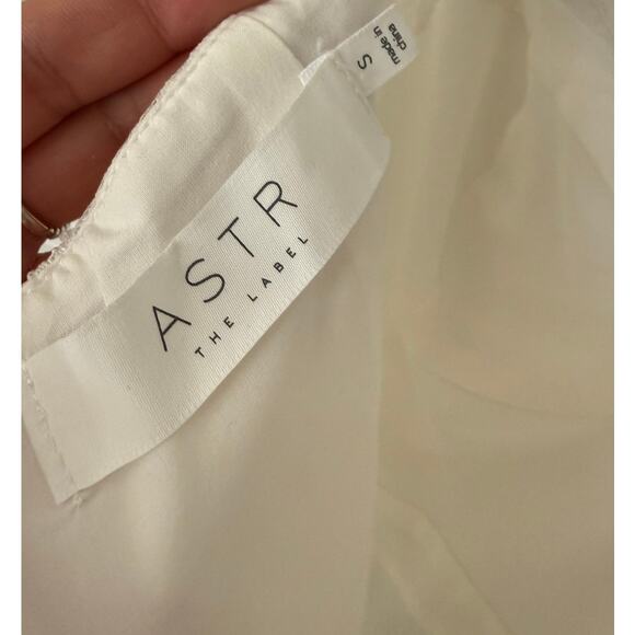 Women ASTR White Lace Mini Short Sleeve Dress with Zipper Closure-Small - Picture 6 of 7